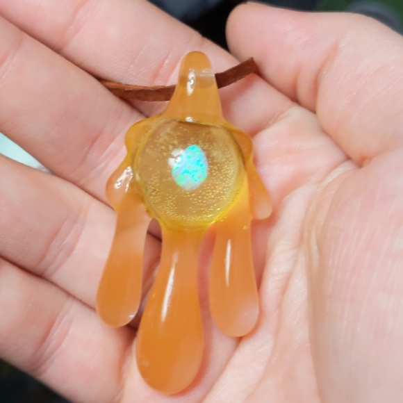 Pendant with opal - Picture 2 of 2